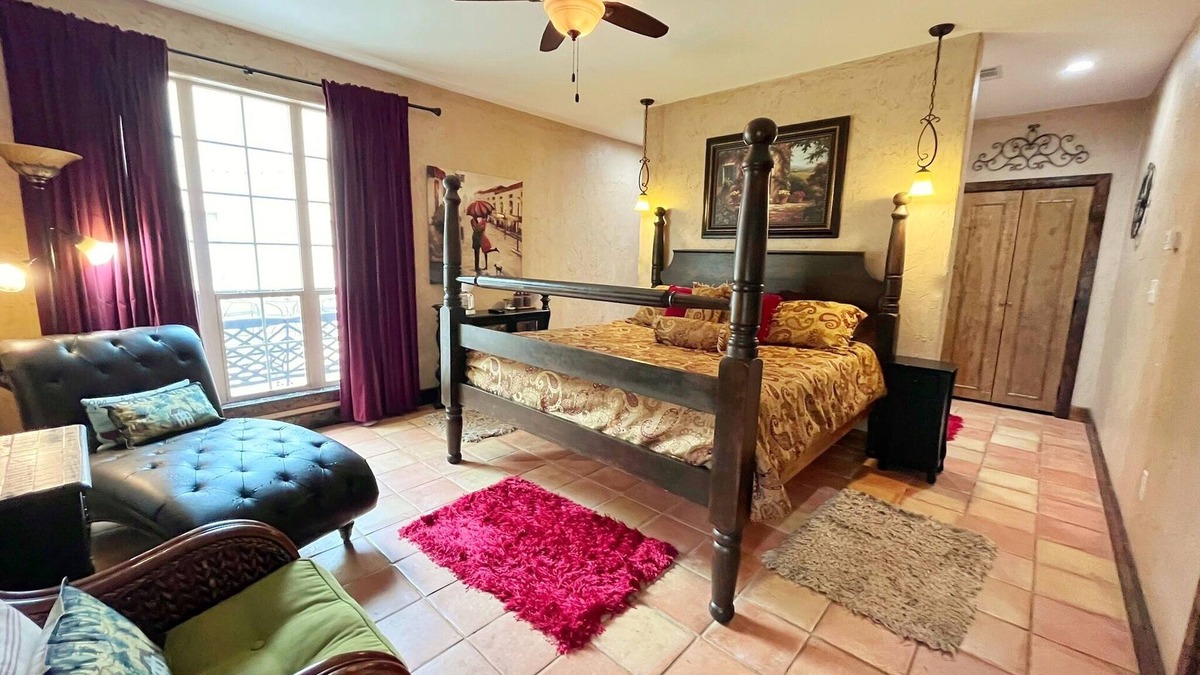 Lincoln Park Villa | Fortunata Winery Villa #3, Tuscan-Inspired Escape