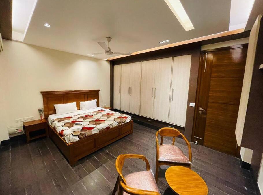 Saket Apartment | Fortune Home Service Apartment 4Bhk D-163 Saket