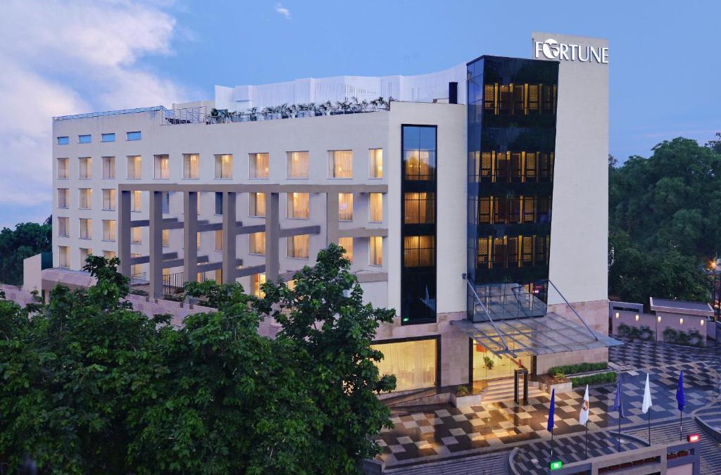 Hazratganj Hotel | Fortune Park BBD, Lucknow - Member ITC Hotels' Group