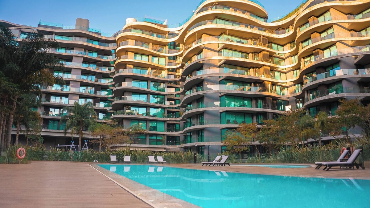 Buceo Apartment | Forum | Bayview | Heated Pool Gym Sauna | Parking