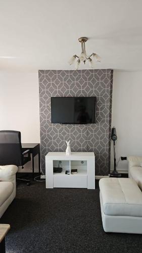 Sherwood Forest House | forward suite