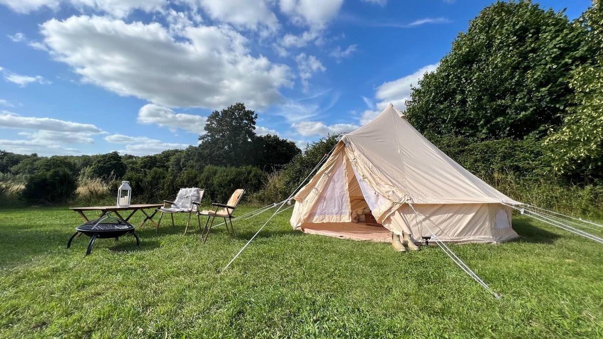 Moreton-in-Marsh RV Rental | Fossewold Camping Bell Tent 2 of 4