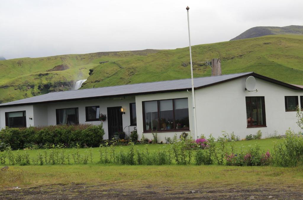 Skogar Apartment | Fosstún Guesthouse