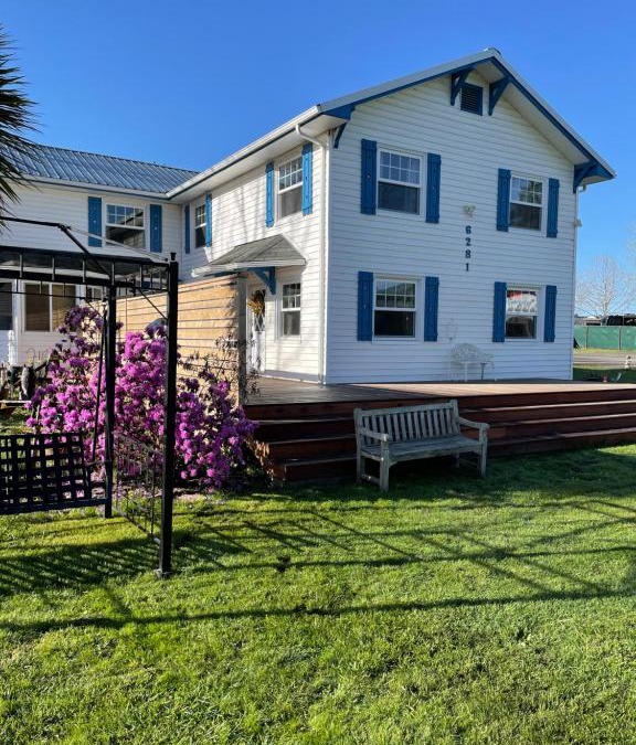 Sweet Home Hotel | Foster Lake Inn
