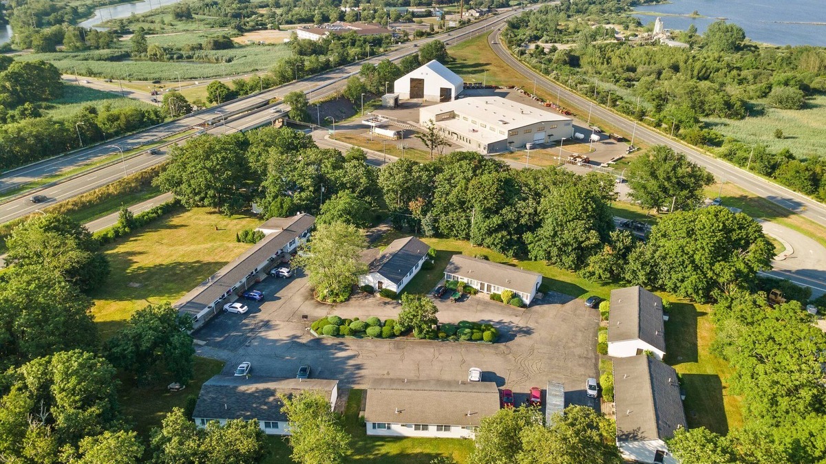 Portsmouth Hotel | Founder's Brook Motel and Suites