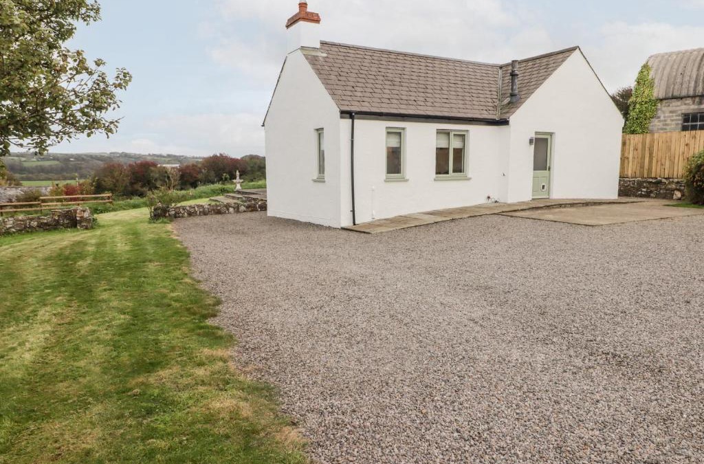 Moylegrove House | Fountain Folly