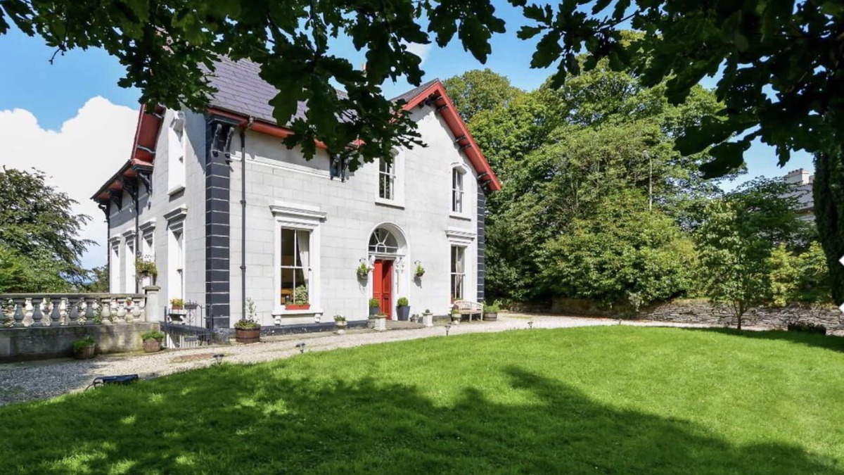 Londonderry House | Fountain Hill Manor House