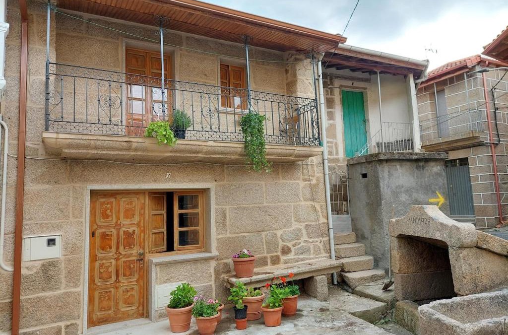 Vilar de Barrio House | fountain house