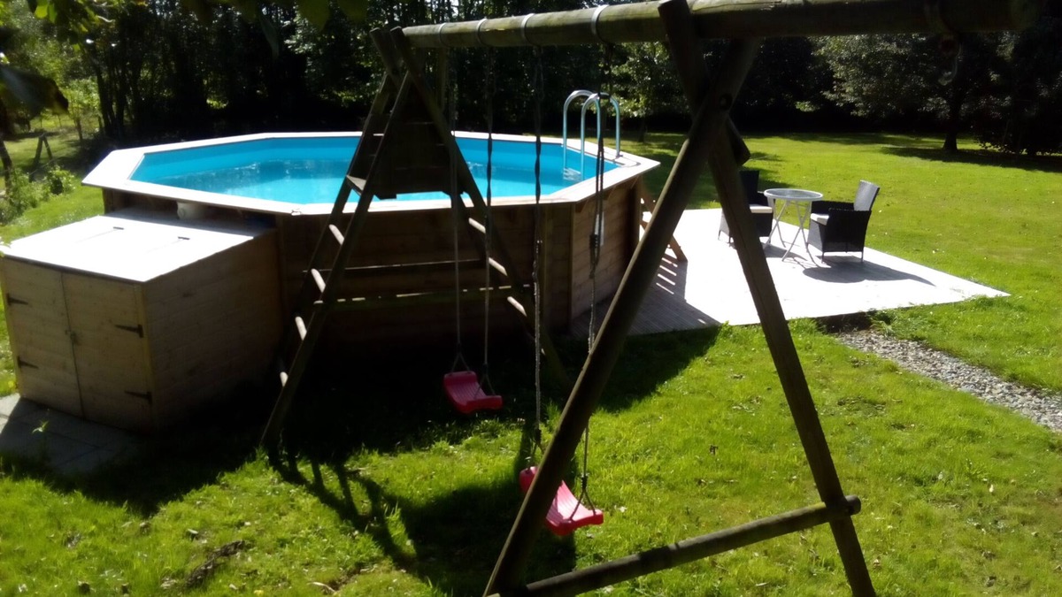 Saint-Clement-Rancoudray Cottage | Four Bedroomed Country Cottage sleeps 7, Pool