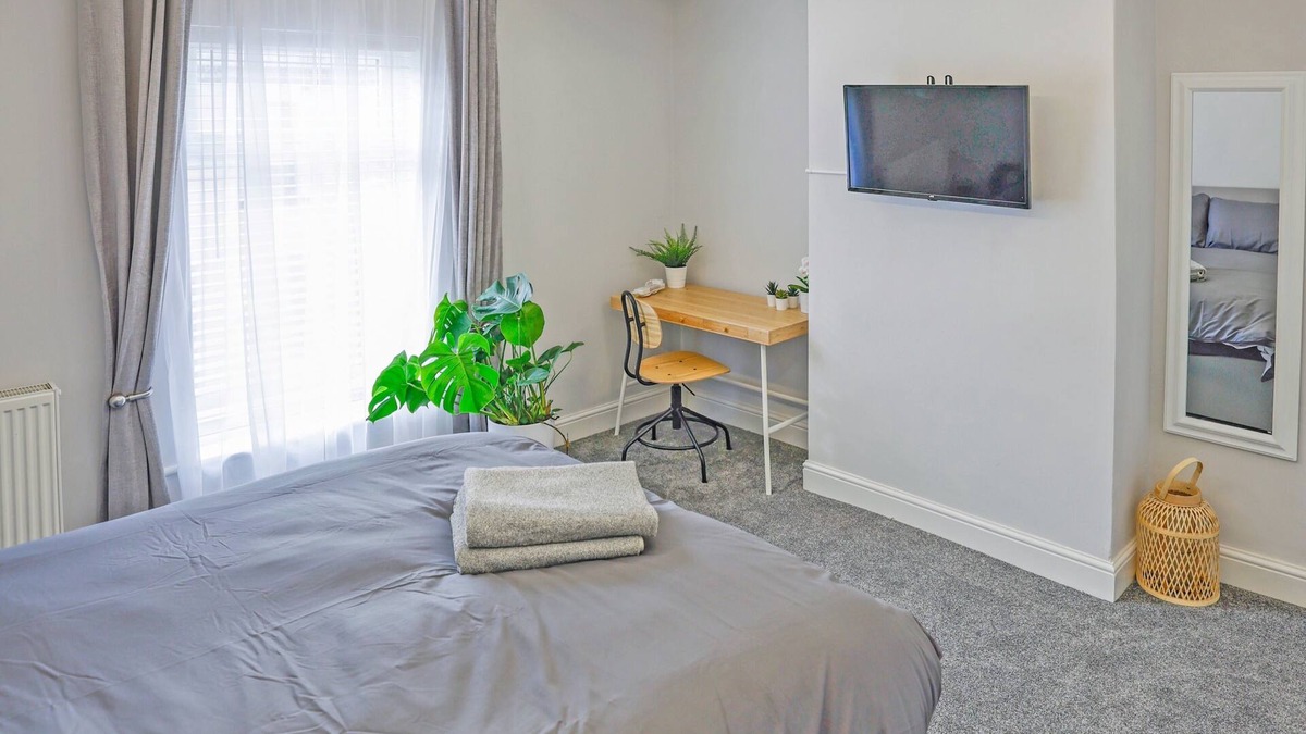 Barrow-in-Furness House | Four Bed House- Malleus House