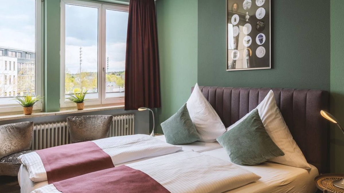 Bitburg House | Four-bed room LouM - Hotel Louis Müller