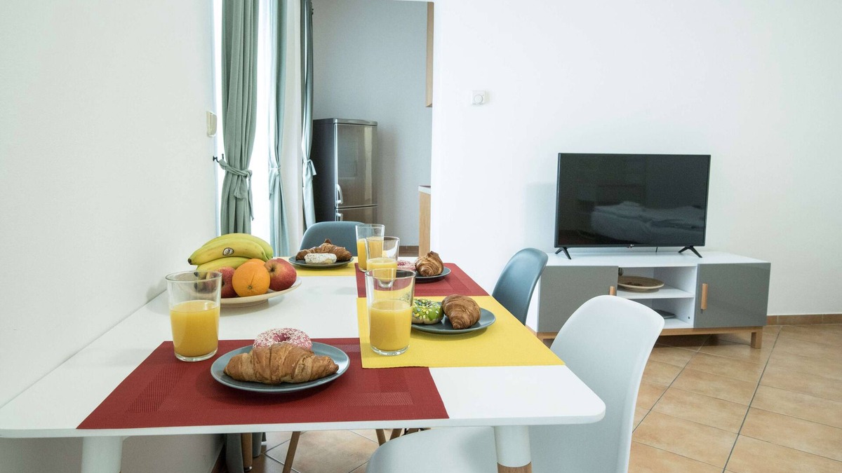 Prague 1 Apartment | Four bed studio apartment in ground floor with bathroom and kitchen