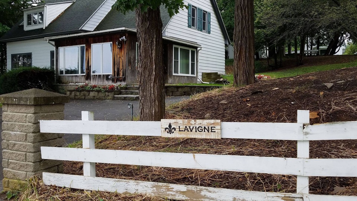 Plattsburgh House | Four Bedroom 2.5 Bath House on Lake Champlain