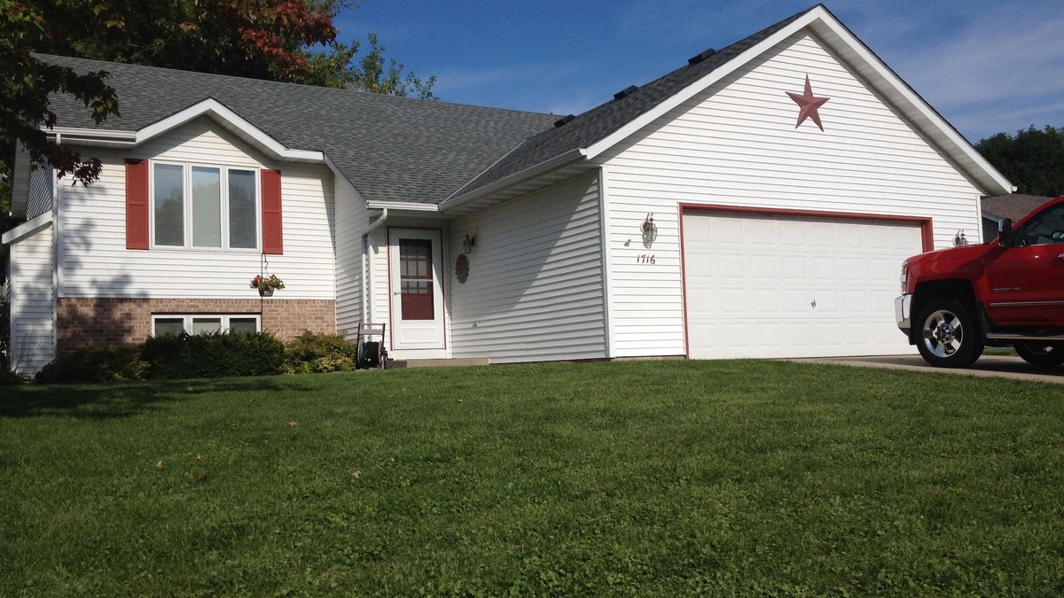 Owatonna House | Four Bedroom, 2 Bath On Quiet Cul-De-sac