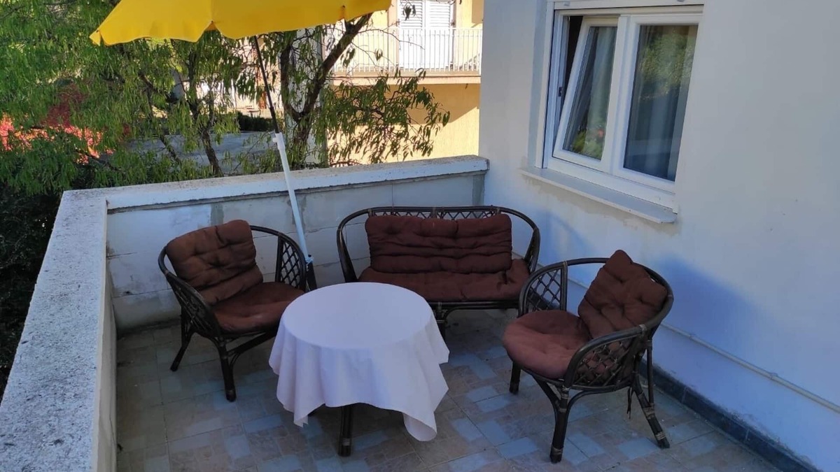 Pridraga Apartment | Four-bedroom apartment with terrace and sea view Pridraga - Cuskijaš, Novigrad (A-24025-c)