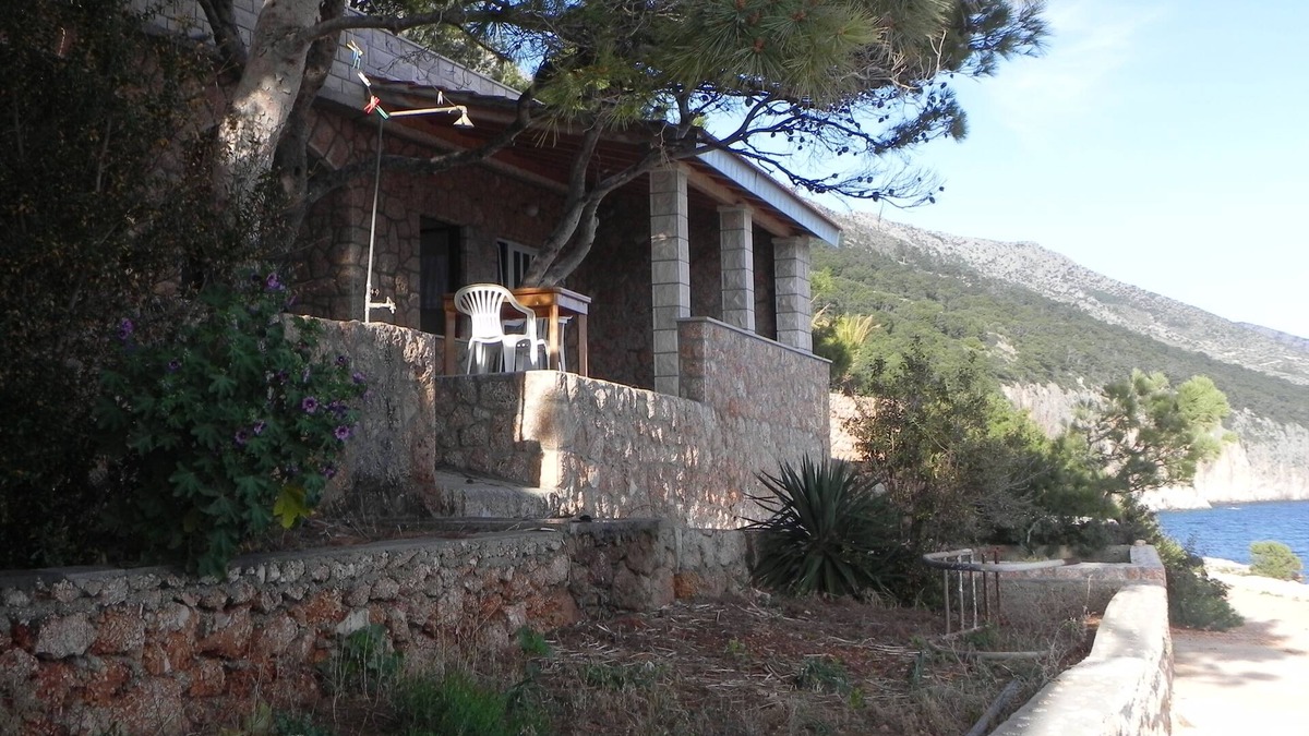 Sveta Nedjelja Apartment | Four-bedroom apartment near beach Sveta Nedilja, Hvar (A-11433-c)