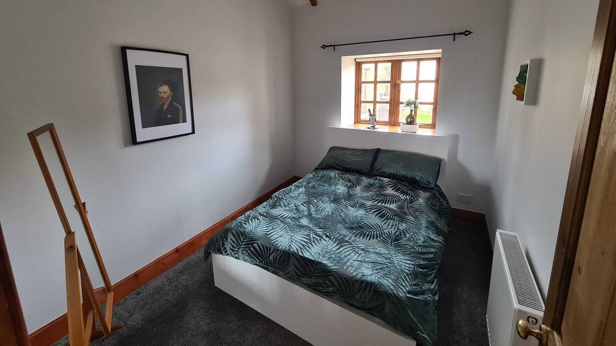 Dalqueich Cottage | Four bedroom cottage near Loch Leven with hot tub
