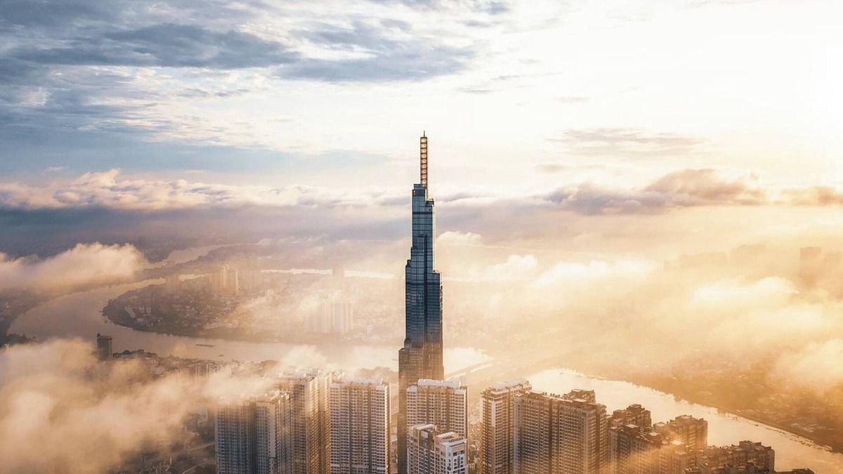 Hang Xanh Apartment | Four-Bedroom Deluxe Apartment with City View