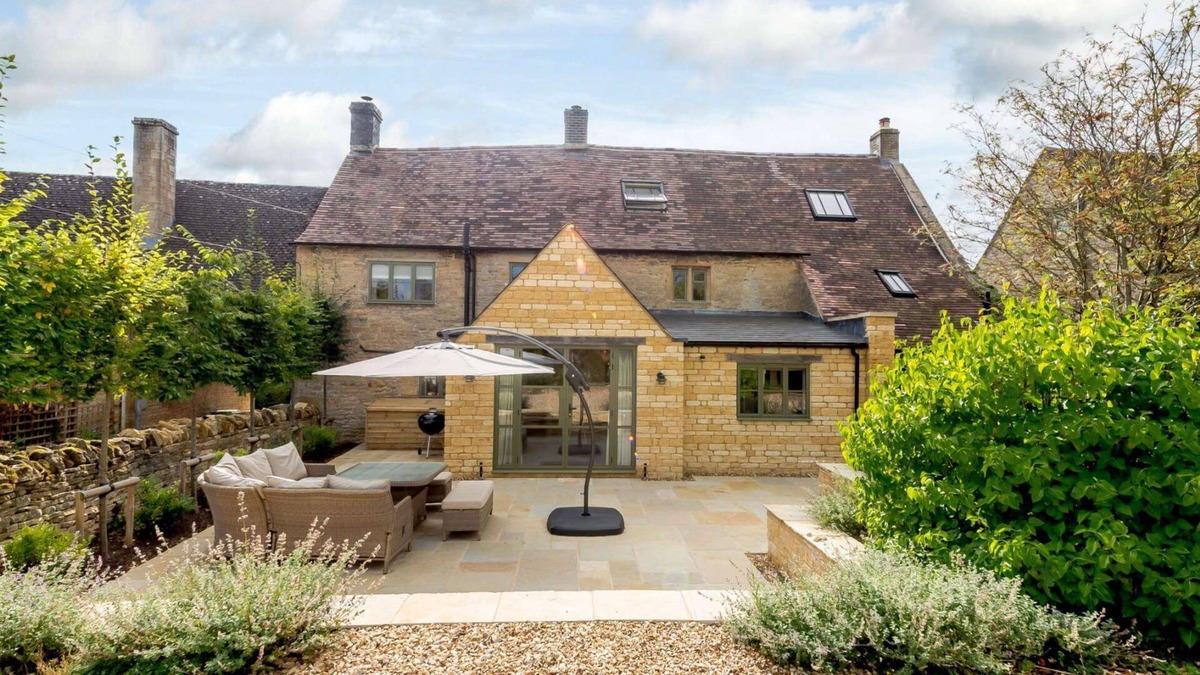Broadwell Cottage | Four bedroom holiday cottage in the Cotswolds - Millham Cottages