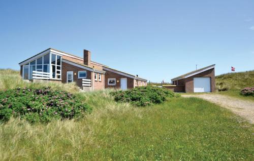 Bjerregard Strand House | Four-Bedroom Holiday Home In Hvide Sande