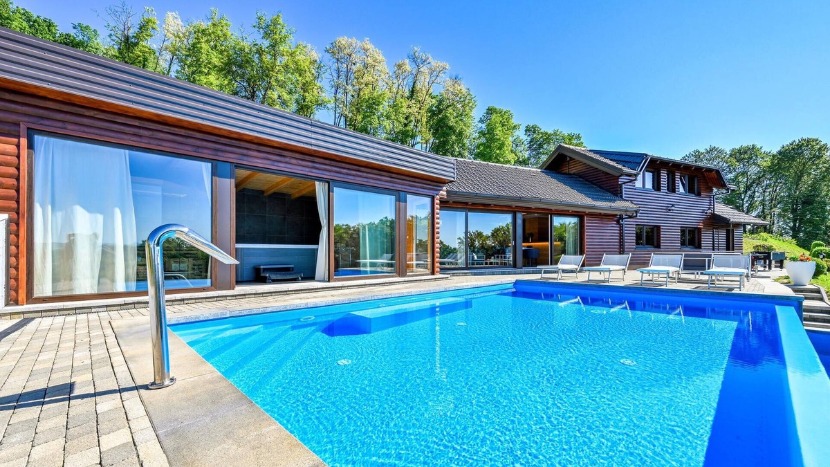 Krapina House | Four-Bedroom holiday home