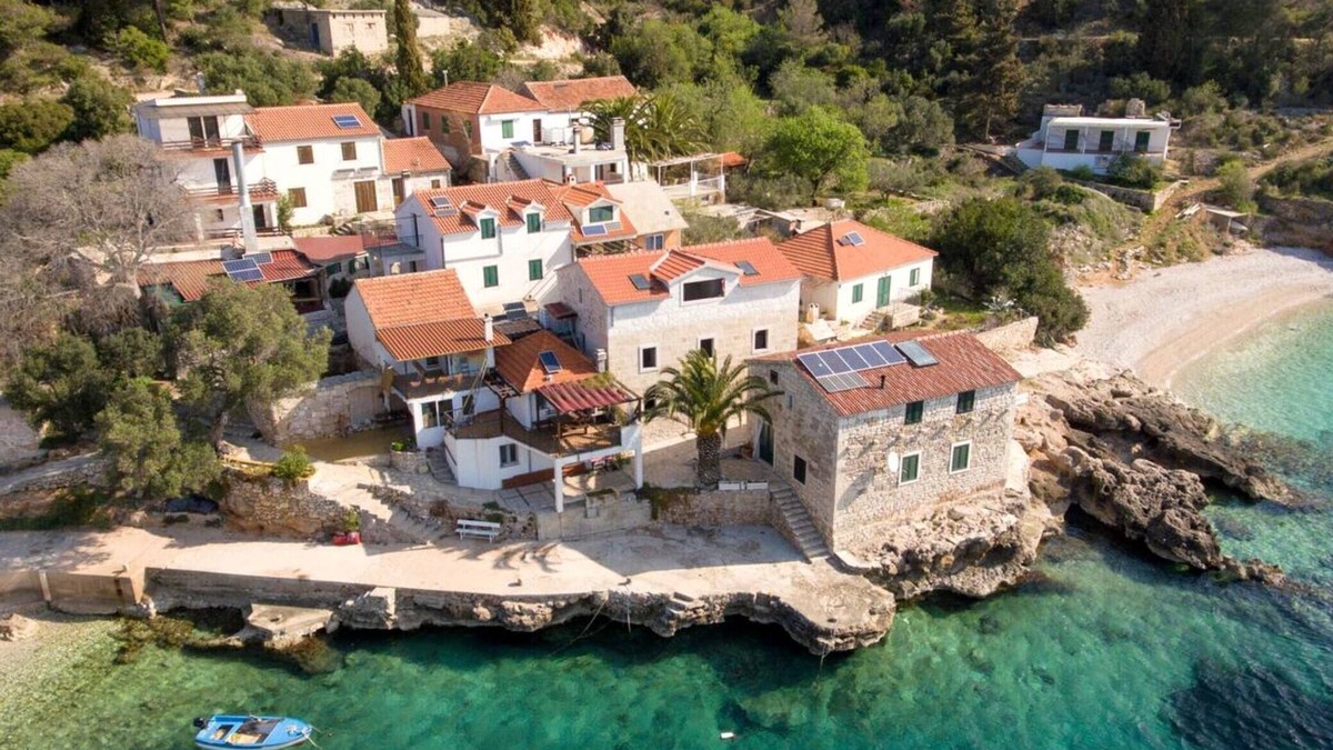 Gdinj House | Four Bedroom Holiday Home