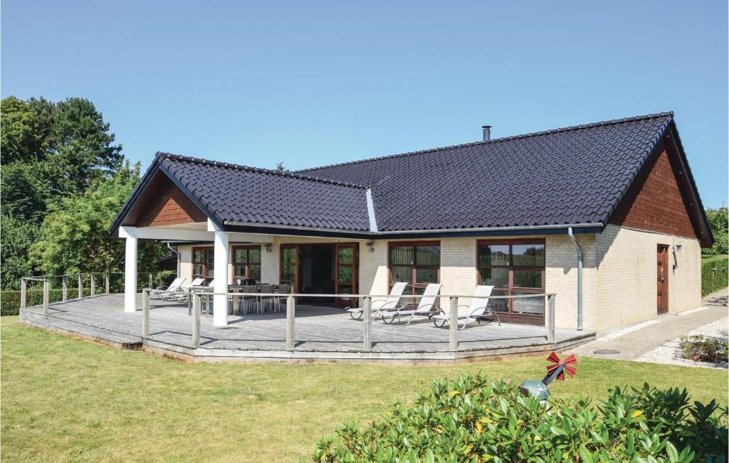 Sydlangeland House | Four-Bedroom Holiday Home In Humble