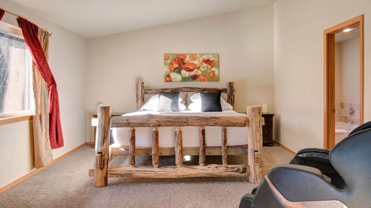 Raymond Apartment | Four Bedroom Home with Hot Tub and Views