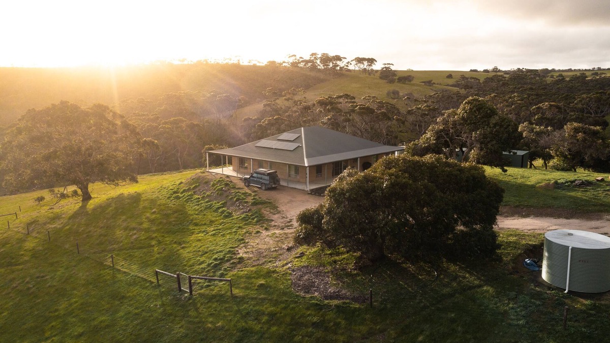 Duncan House | Four bedroom house on 240 acres of beautiful country, close to stunning beaches