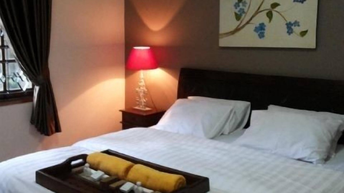 Yogyakarta House | Four Bedroom House with terrace & Wifi
