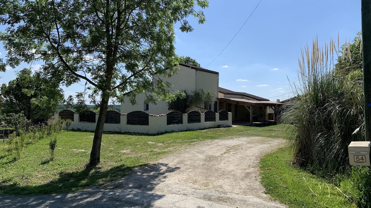 Douzains House | Four bedroom house, with private pool, set in an acre of idyllic countryside.