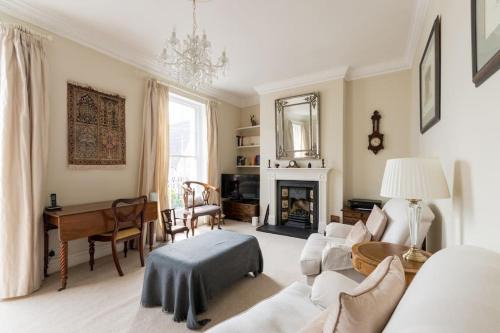 Montpellier Villa | Four bedroom townhouse in famous Suffolks area