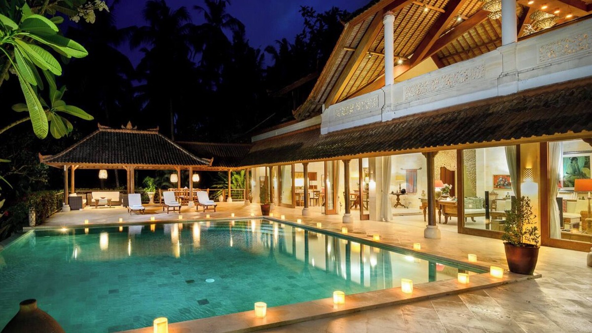 Suraberata Villa | Four Bedroom Villa with Pool & Tropical Garden near Balian