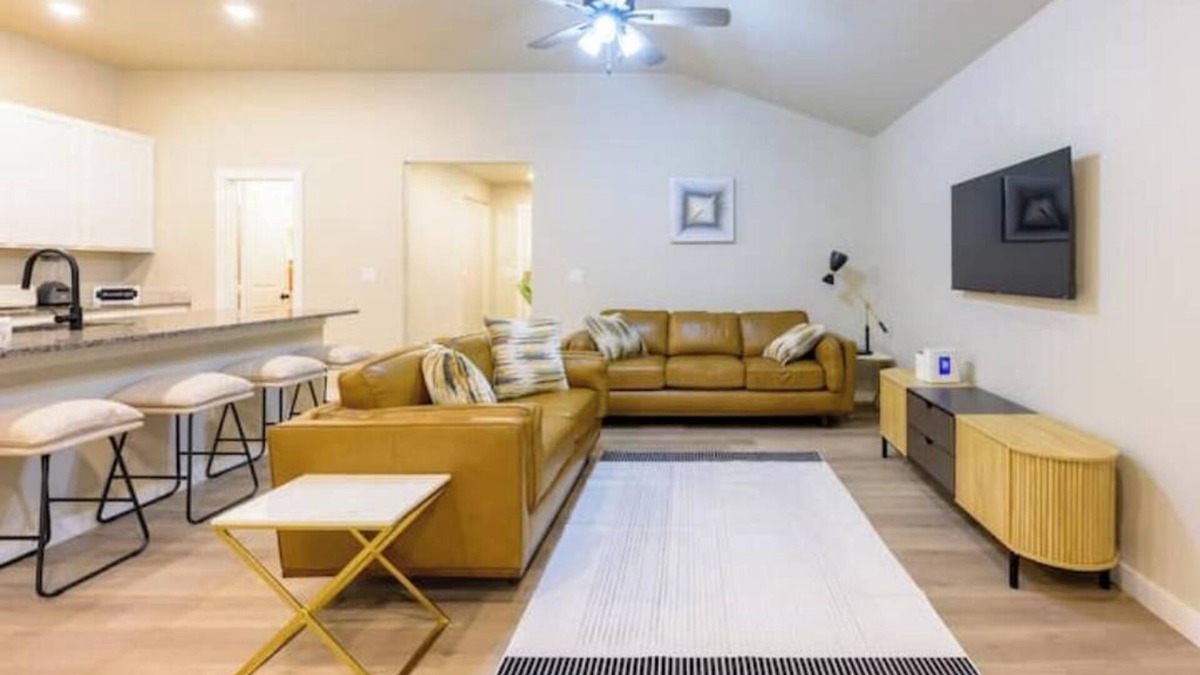 Odessa House | Four beds w/1 king, 3 queen beds each with a TV. Centrally located! No pets