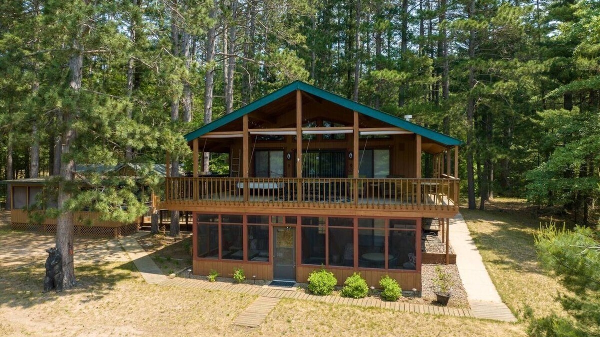 Solon Springs Cabin | Four Bs Lodge in Barnes Sandy Frontage on Middle Eau Claire Lake