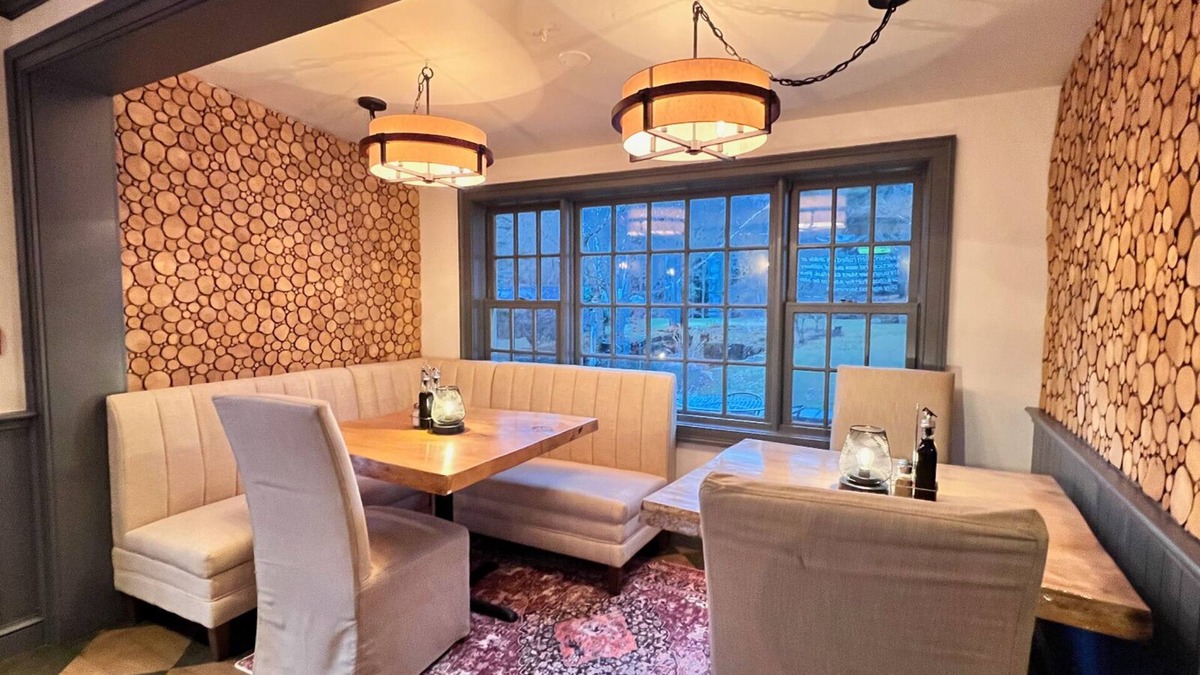 Newfane Bed & Breakfast | Four Columns Inn