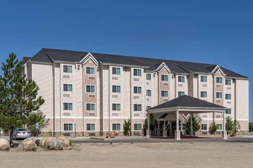 Aztec Hotel | Four Corners Inn & Suites