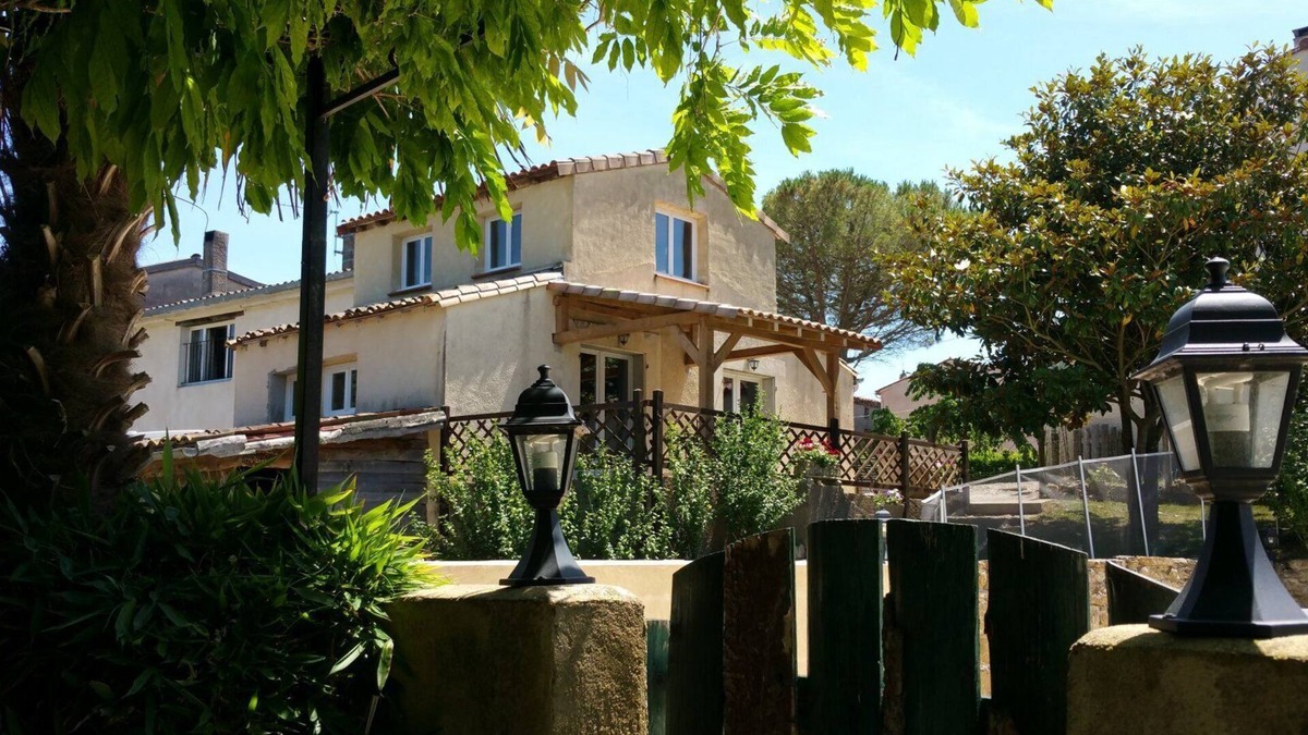 Limbrassac Cottage | Four independent cottages in an old farmhouse with swimming pool - "Languedoc"