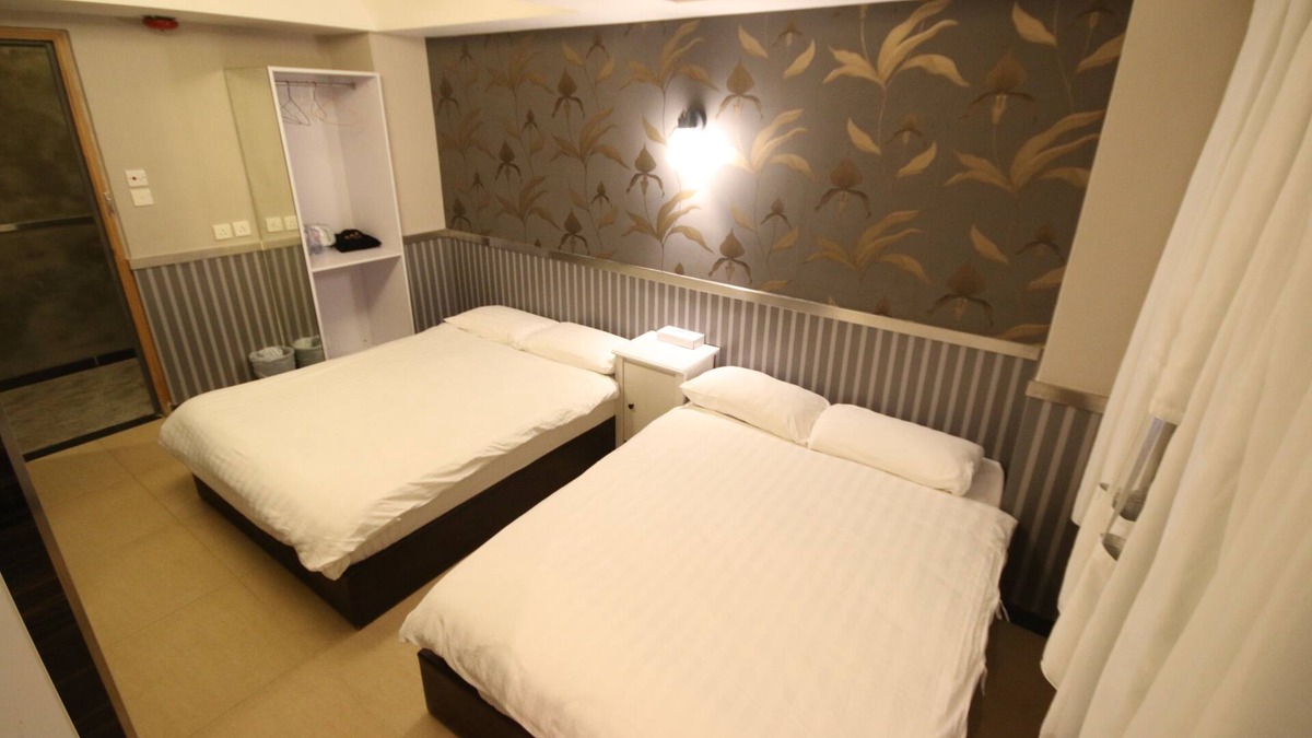 Kwun Chung Apartment | Four-person room, three minutes to Jordan Station, Harbour City! Temple Street! Fashion Wholesale