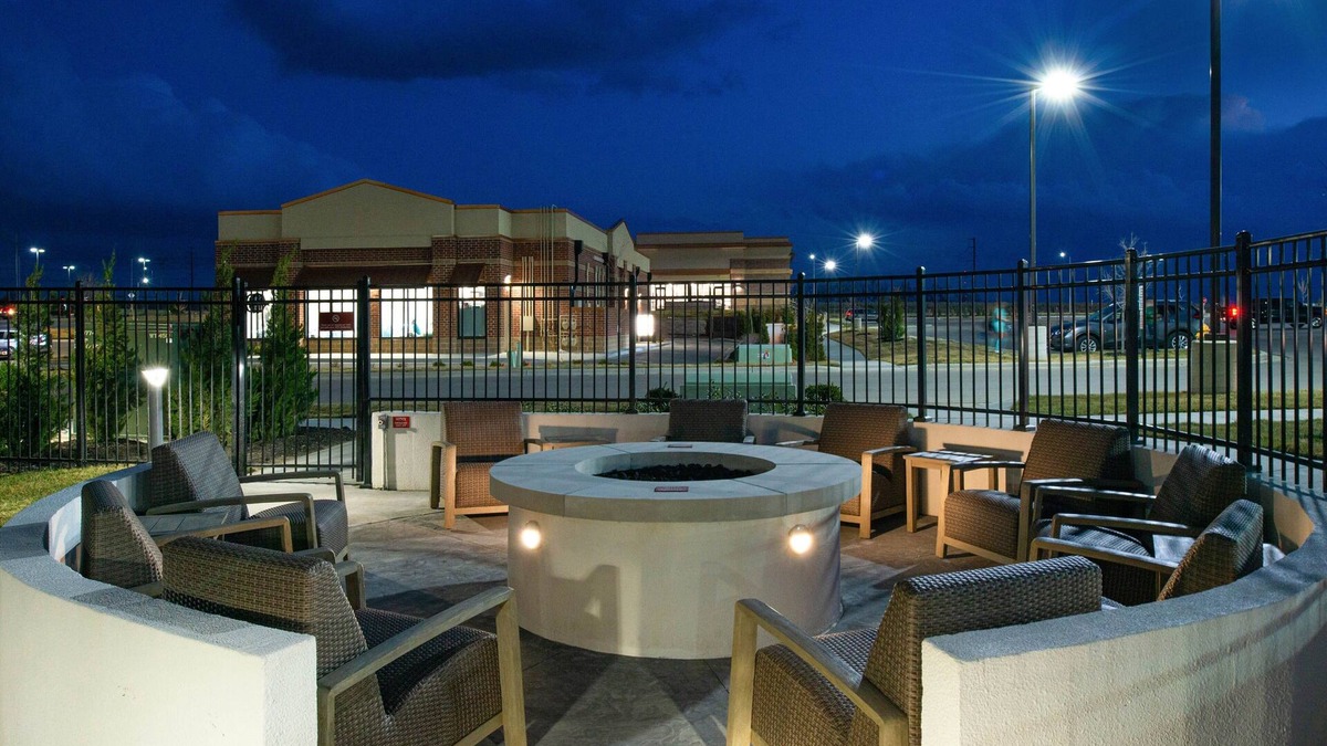 Olathe Hotel | Four Points by Sheraton Kansas City Olathe