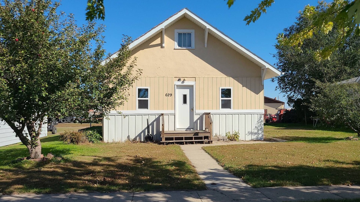 Pollock House | Four Season Inn .Peaceful Town Living.four bedrooms