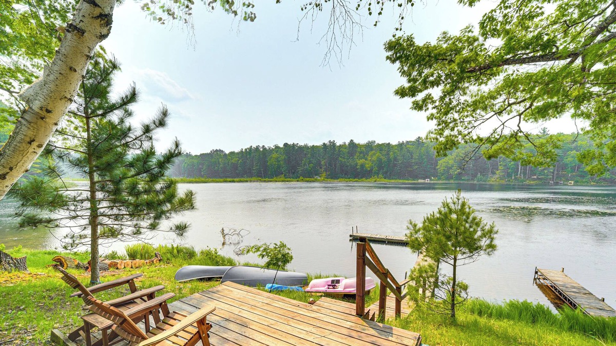 Solon Springs Cabin | Four-Season Lake Cabin w/Canoe & Paddle Boat!