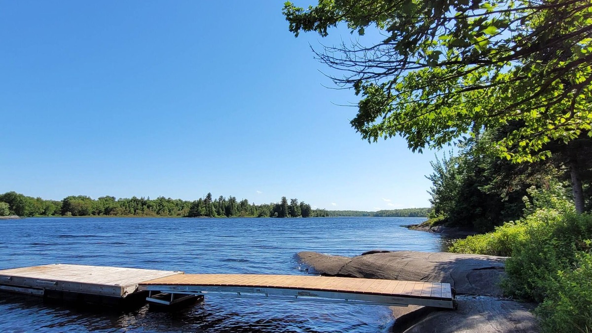 Whitestone Cottage | Four Season Lakefront Oasis with many amenities