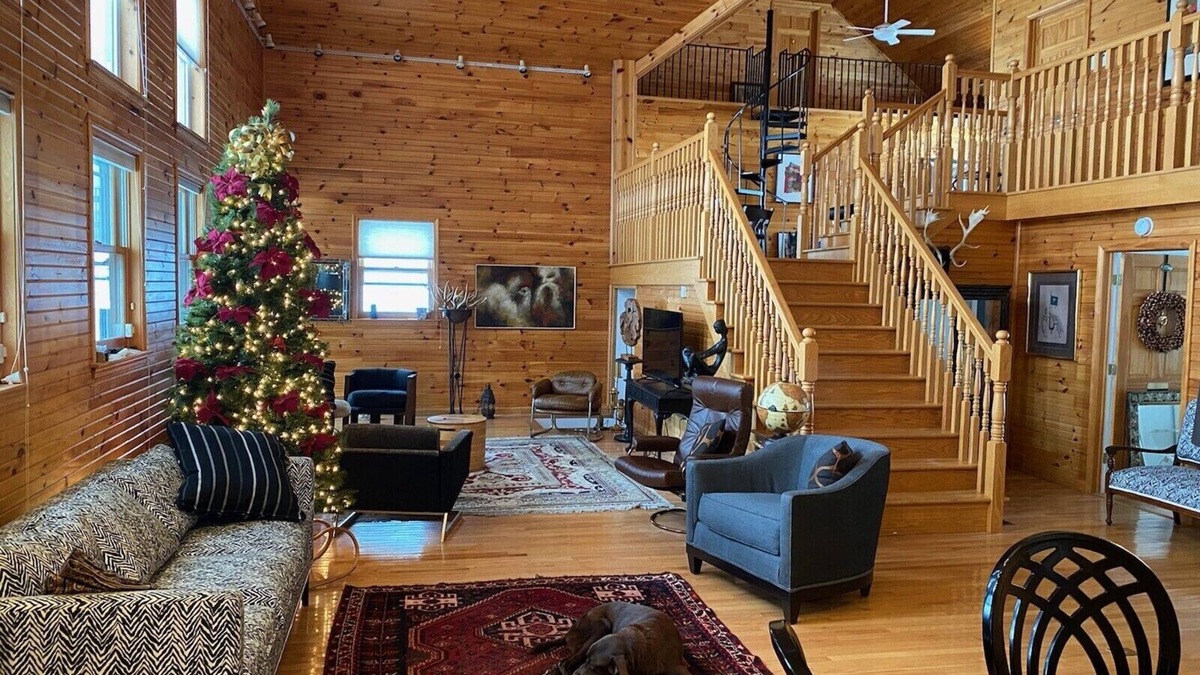 Bemus Point Cabin | Four season lodge on thirty acres for large gatherings