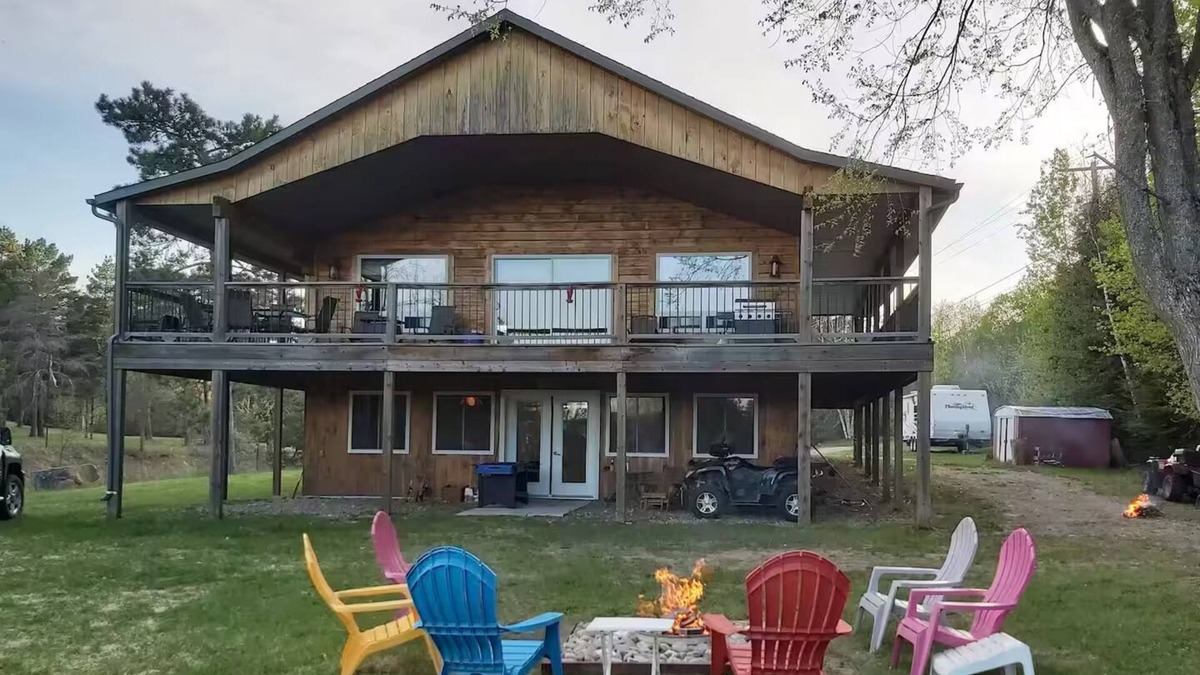 Weslemkoon House | Four Seasons Cozy Getaway