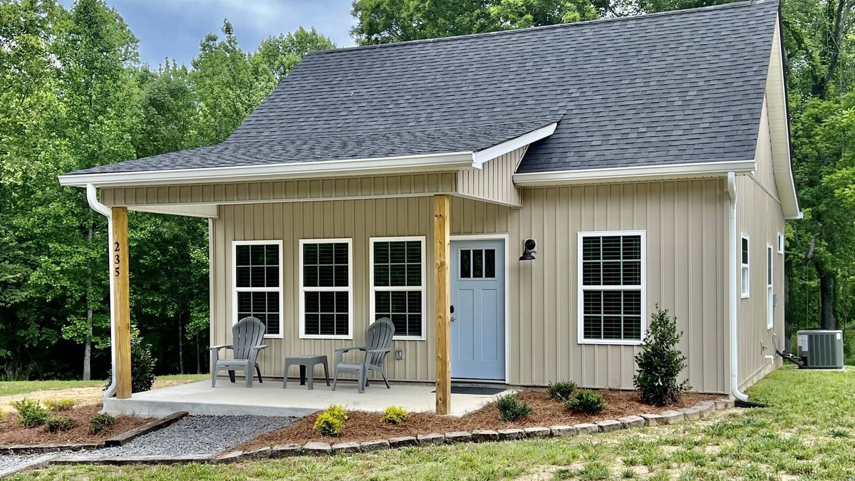 Smithville Cottage | Four Seasons Escape Smithville, TN Center Hill Lake