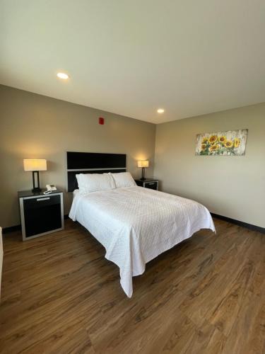 Gallipolis Ferry Hotel | Four Seasons Inn