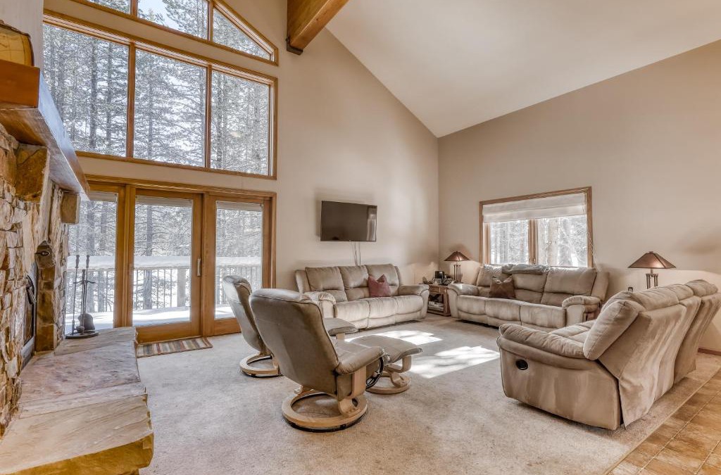 Serene Lakes House | Four Seasons Lakeside