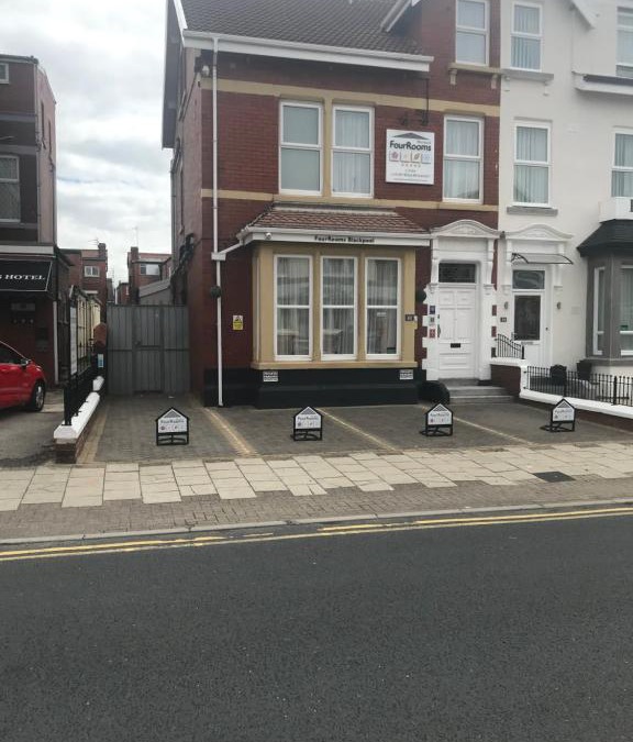 Blackpool Town Center Bed & Breakfast | FourRooms - Couples Only