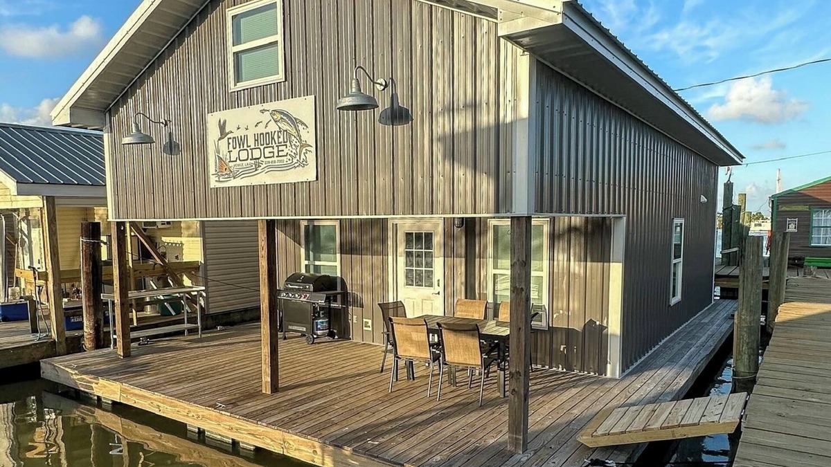 Venice Boat Rental | Fowl Hooked Lodge Houseboat in Venice Marinan Sleeps 8 3 Bedrooms 2 Full Bath